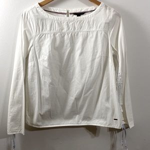 Tommy Hilfiger women’s long sleeve top. S-size. W19, L22. 100% cotton.